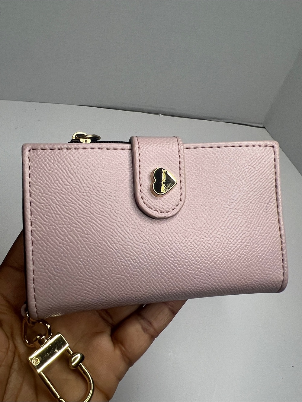 Betsy Johnson Light Pink Gond-Tone Heart Accent Wallet with Key Clip